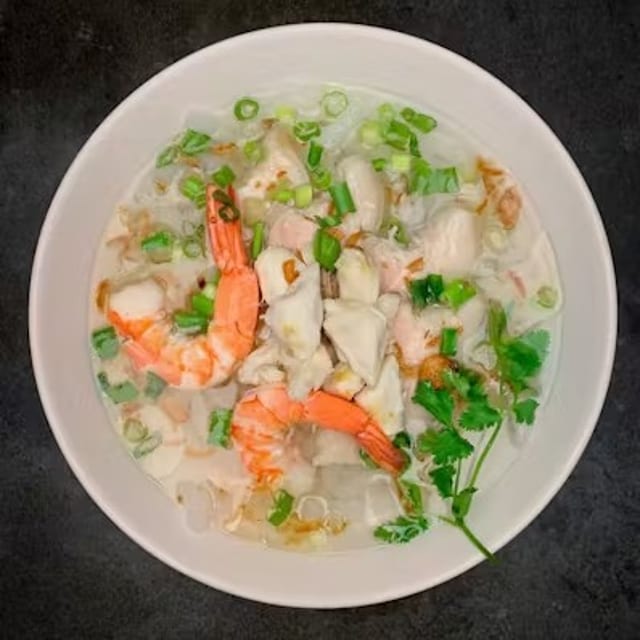 Bánh Canh Tôm Cua - Pig at the Seaside Vermicelli.