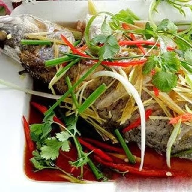 Cá Hấp Hành Gừng - Fish on the Steamboat.