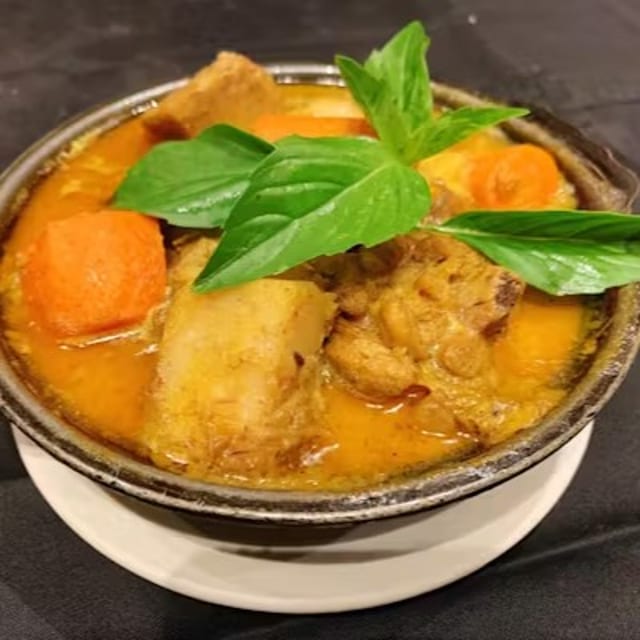 Cà Ri Gà - Sophisticated Golden Chicken.