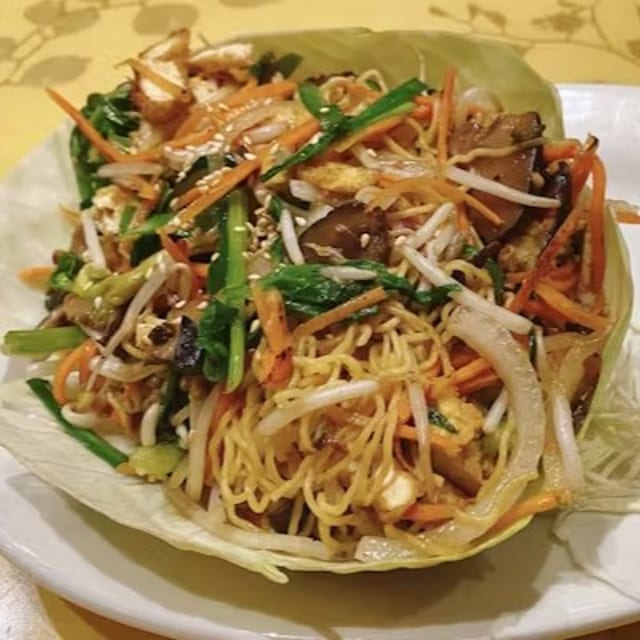 Mì Xào Mềm Chay - Haystack in the Field (Soft egg noodles).