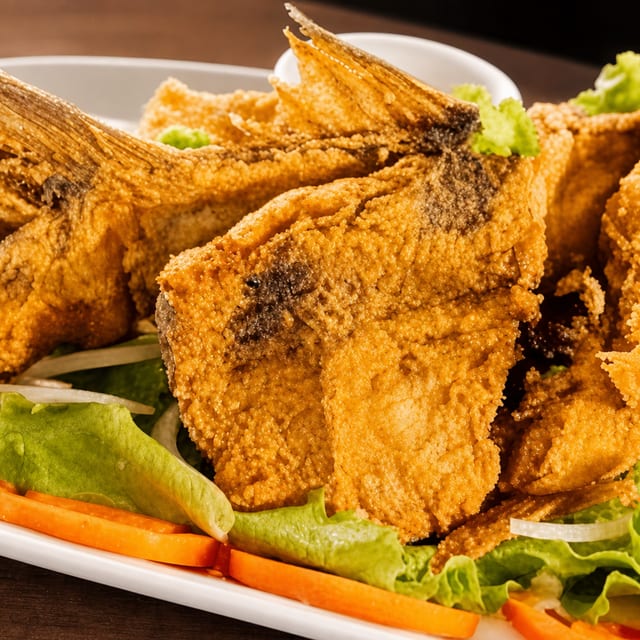 Cá Chiên Nước Mắm Gừng - Fish in Emerald River.